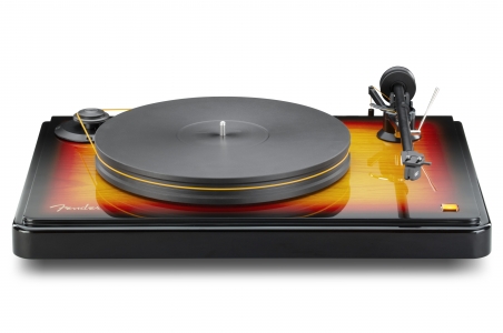 &Eacute;rkezik a Fender x MoFi PrecisionDeck