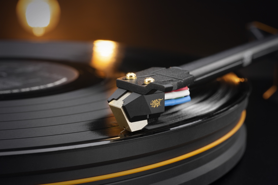 &Eacute;rkezik a MoFi Electronics UltraGold MC