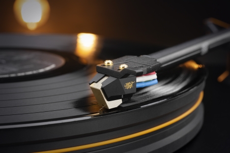 &Eacute;rkezik a MoFi Electronics UltraGold MC